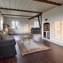 Historic 1909 Stone House in Peaceful Vellinge, hotel i Vellinge