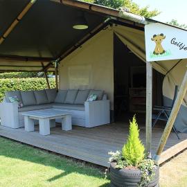 Minicamping De Lindenhoeve - Safaritent Geitje, hotel a Nistelrode