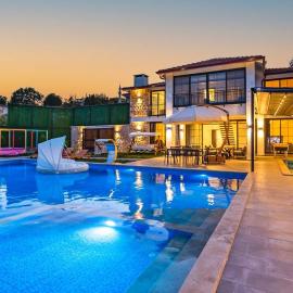 Kaş 5 bedroom Luxury villa with private pool hot tub