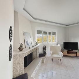 Spacious 3bd Apartment in Lefkakia, Nafplio, מלון בLevkákia