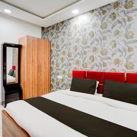 Happy Habitat Guest House, hotell i Noida
