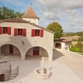 Gîtes du Domaine d'Orion, hotel in Castelnau-sur-lʼAuvignon