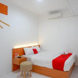 RedDoorz near GOR UNY