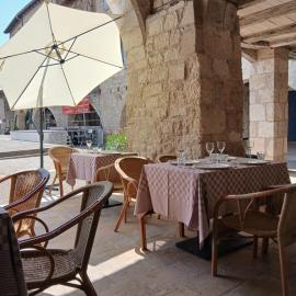au coin perdu, viešbutis mieste Lauzerte
