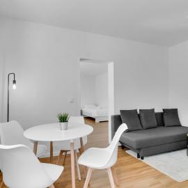 Ferienunterkunft mit Balkon und einem Schlafzimmer