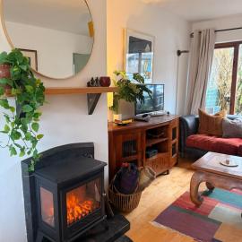 Large cosy home with garden, excellent location!