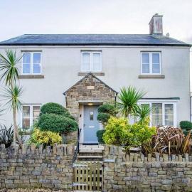Ty Whiteford - 6 Bed Holiday Home - Llanrhidian, hotel a Llanrhidian