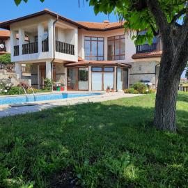 Villa Jasmin, hotel di Aheloy