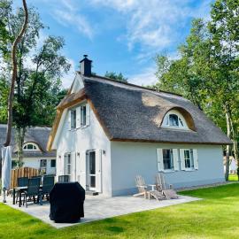 Ferienhaus See & Land inklusive Wäschepaket, hotel v destinaci Zirchow