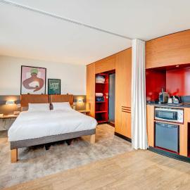 B&B HOME Paris Nord 18ème, ξενοδοχείο στο Παρίσι