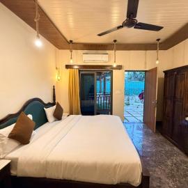 Royal cottage by royale palace, hotel u gradu Maunt Abu