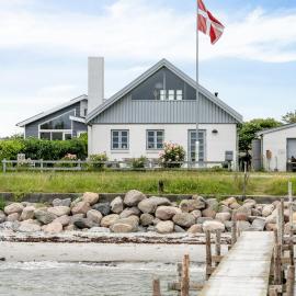 Home With Views And Walking Distance To Nature, hotell i Nyborg