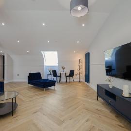 Old Church Apartment No 5 Private Parking