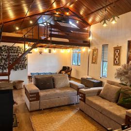 La Cabaña de Ciela C glamping con jacuzzi , minigolf y croquet, hotel en Latacunga