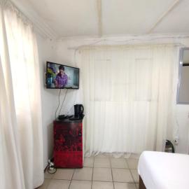 affordable room rustenburg, hotel v destinaci Kroondal