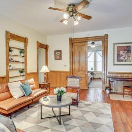 Walk to Medina Square, Historic 1880 Home, hotel a Medina