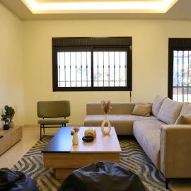 Aabrine Breeze - Cozy 3-BR Apt Near Batroun
