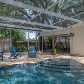 Spacious Boho Retreat Heated Pool-HotTub-Huge Yard