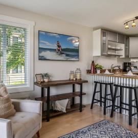 Base Camp for all of Sandpoint and Lake Pend Oreille Adventures, hotel v destinaci Sandpoint