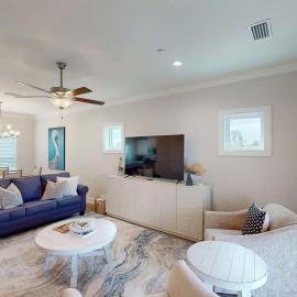 Pet Friendly Beach House Beach Nearby sleeps 10