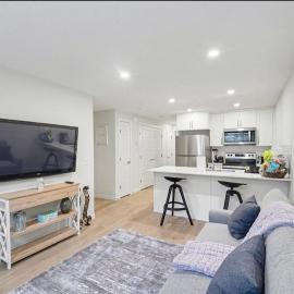 Luxury brand new 1 Bedroom Townhome