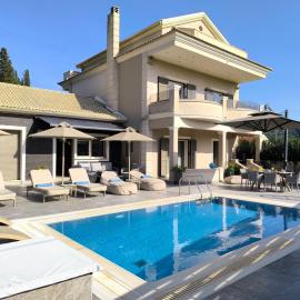 Luxury Villa Matzourana with Private Pool, khách sạn ở Sidari
