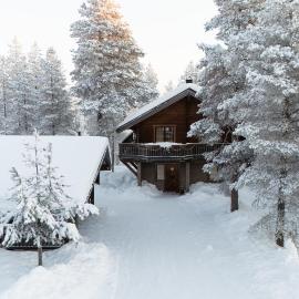 Villa Mörhön Maja - Valkea Homes, hotel in Pelkosenniemi
