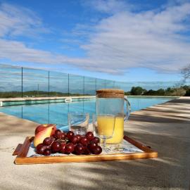 MATER RANDA, piscina, vistas increíbles y barbacoa, hotel v destinácii Randa