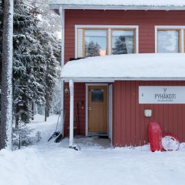 Pyhäkoti A - 30 Meters From the Slopes - Valkea Homes, hotel din Pyhätunturi