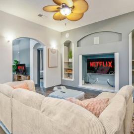 Cypress Gem, Cozy, Central & Pet-Friendly Retreat