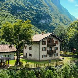 Villa Paradiso Parolari, hotel en Tenno