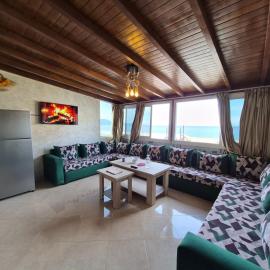 Appartement meublé avec vue sur la mer jebha T5, hotel in El Jebha