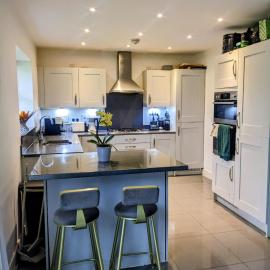 Modern Luxury Guest Bedrooms Gerrards Cross, hotel en Gerrards Cross