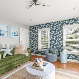 Bright and Modern Condo w/ Patio, Parking, AC, מלון בפרובינסטאון