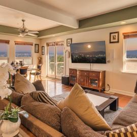 3BR Mountain Retreat with 2 Executive Suites & Scenic Views Sleeps 6
