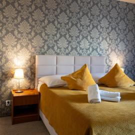 NOVA City Hotel, ξενοδοχείο στο Ράντομ