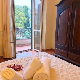 Noelia guesthouse, hotel in Bosa
