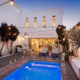 Villa Luxe on Henley by Belle Escapes - Premium Waterfront Living – hotel w mieście Henley Beach South