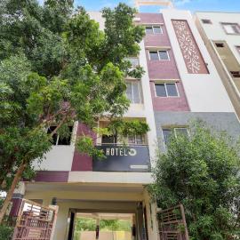 Hotel O Enikepadu Formerly Akshaya, מלון בGunadala