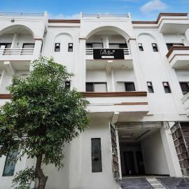 Super Townhouse Oak Char Dham Vrindavan, Hotel in Jait