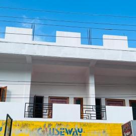 SB SARASWAThY apartments, hotel di Vavuniya