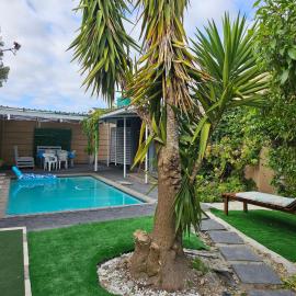 Zufike Self Catering, hotel u gradu Port Elizabet