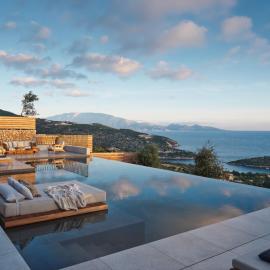 Eliterra Villas, Timeless Serenity & Heated Pool, By ThinkVilla, hotel v destinaci Zakynthos Town