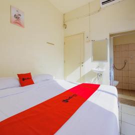RedDoorz near Soekarno Hatta Airport 3, hotel u gradu Tangerang