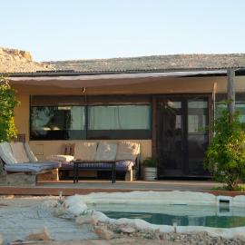 אוטובוס בכרם, Hotel in Mitzpe Ramon