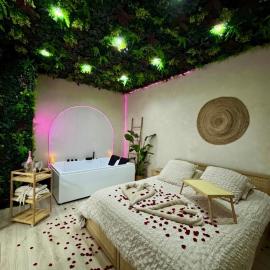 Suite Bali Love - Love Room - Jacuzzi, hôtel à Écouen
