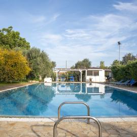 Villa con parco e piscina