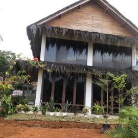 House of Injuk, hotel in Batukaras