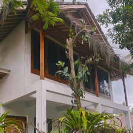 Wa'a House Batukaras, hotel in Batukaras