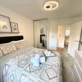 Modern cosy 2 bed, free parking Bishops Stortford
